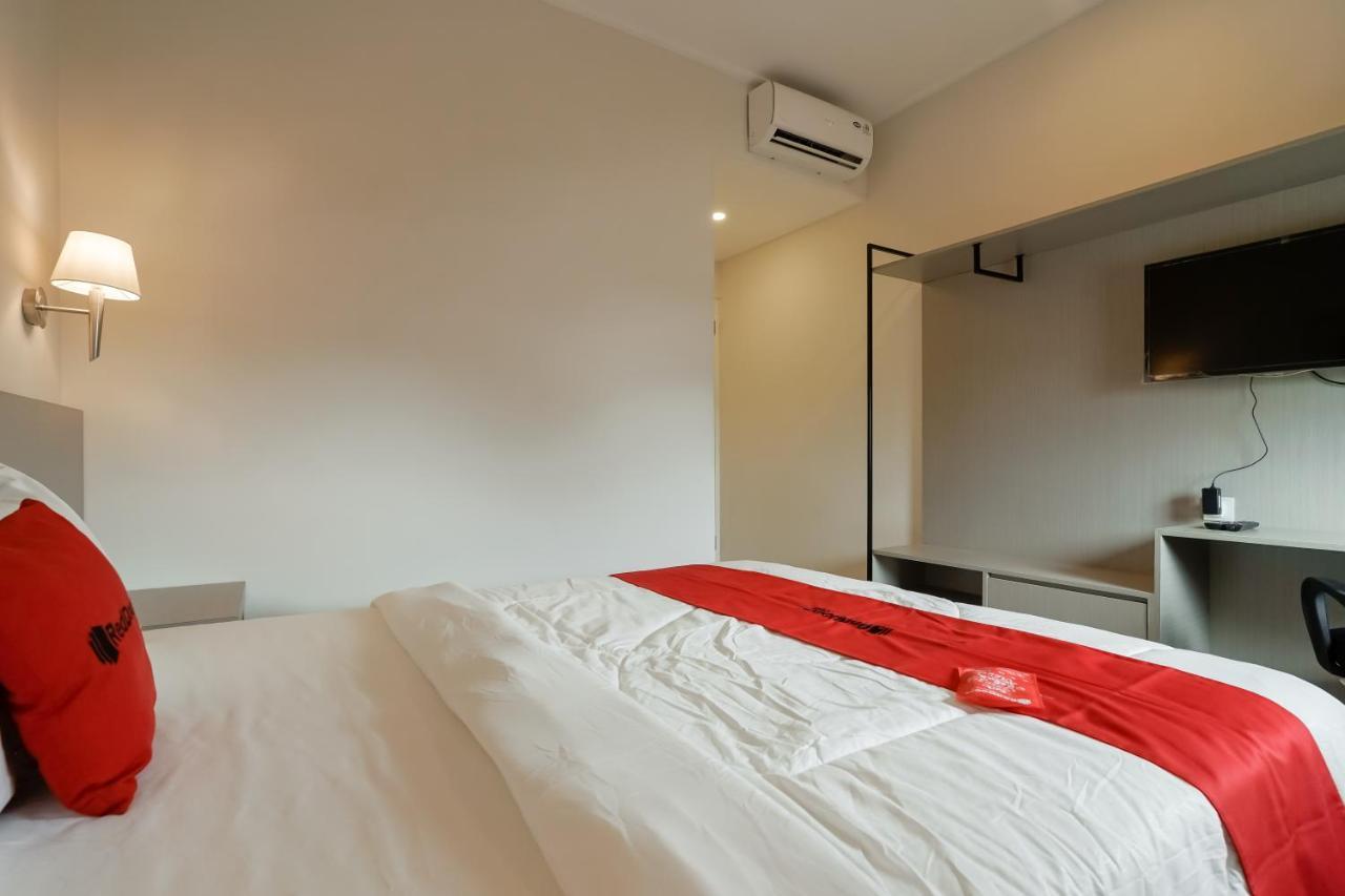 Reddoorz Syariah Plus @ Bsd City South Tangerang エクステリア 写真